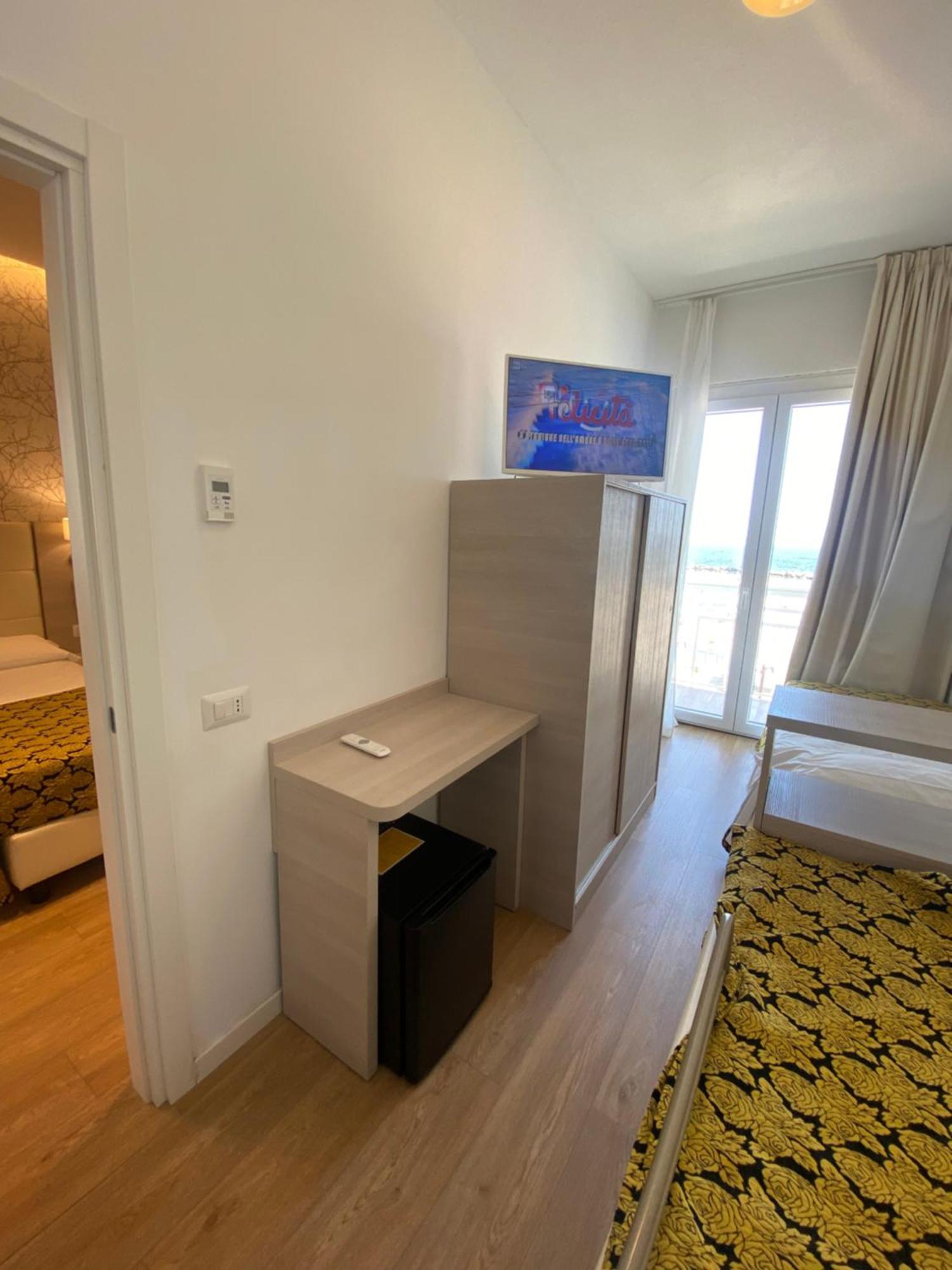 Feel Good Hotel Rimini Room photo
